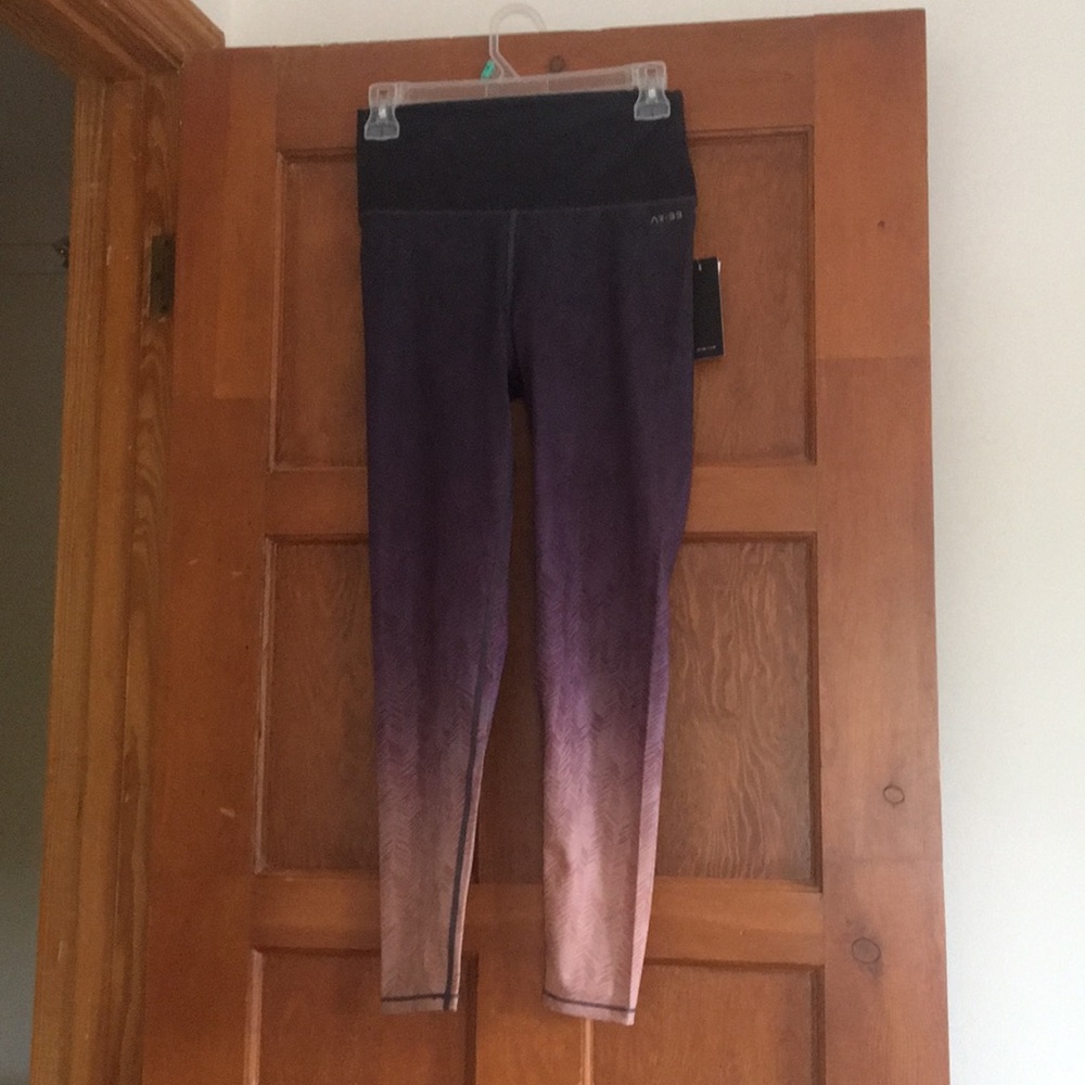 New with tags AR-33 ombré leggings size medium